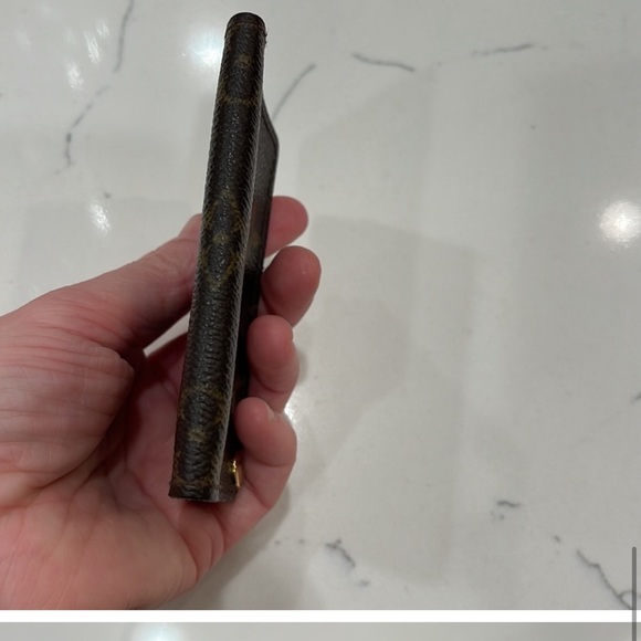 Louis Vuitton Monogram Port Credit
Card wallet
Good condition
Authentic - Picture 9 of 9